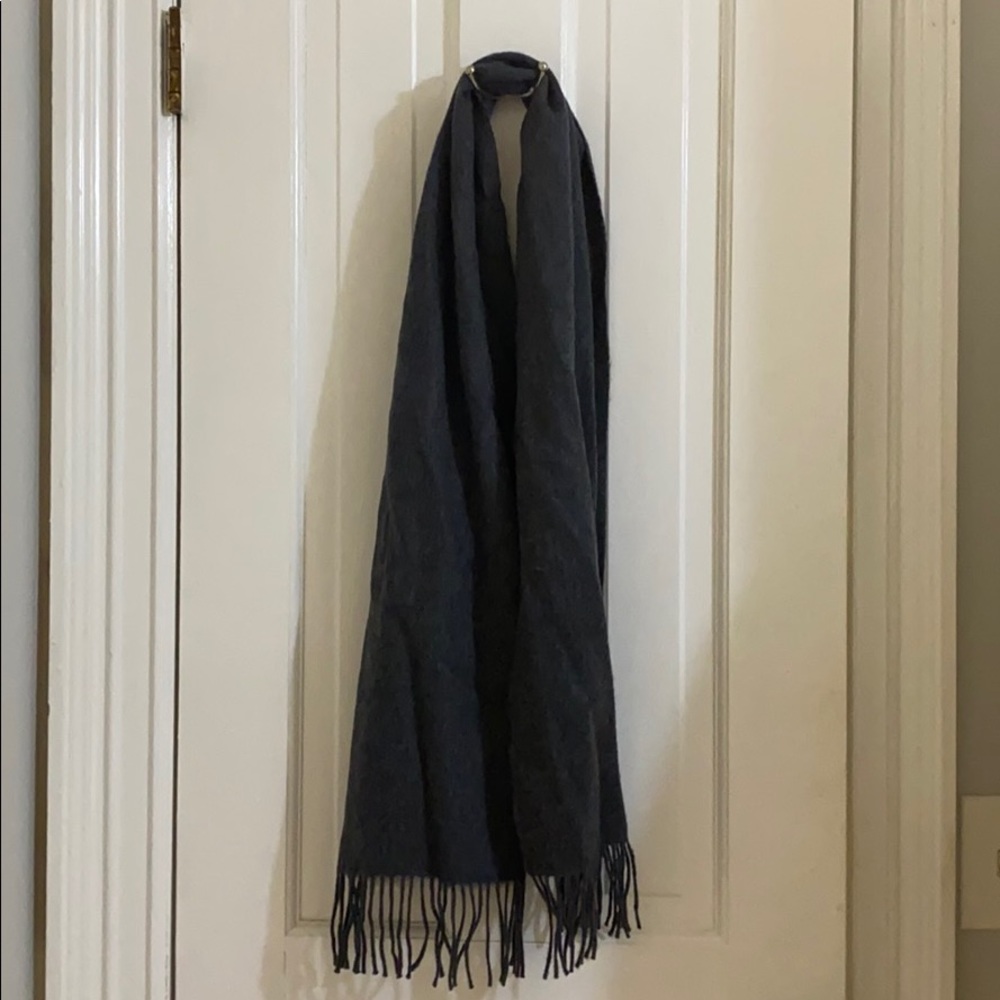Vineyard vines merino wool dark grey scarf